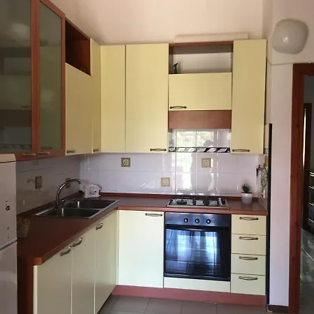 Chiara A 100 Mt Dalla Spiaggia *