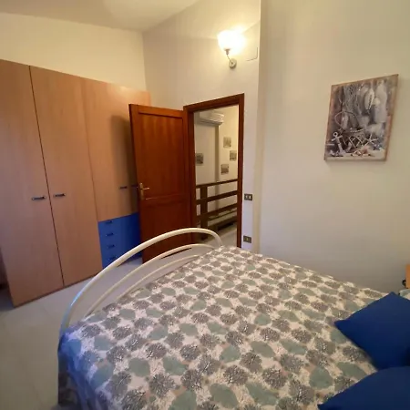 Chiara A 100 Mt Dalla Spiaggia Ferienhaus
